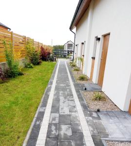 Ogród w obiekcie Lazurowe Domki Jastrzębia Góra