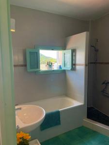 A bathroom at Casa Salamanquesa