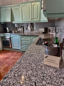 A kitchen or kitchenette at Casa Salamanquesa