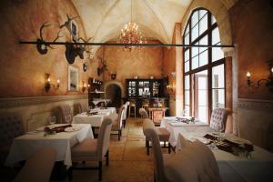Reštaurácia alebo iné gastronomické zariadenie v ubytovaní Schloss Matzen