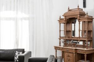 Uma área de estar em La Mision Hotel Boutique