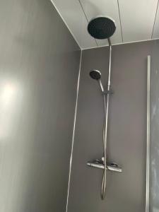 Ένα μπάνιο στο Pure Apartments Fife - Dunfermline West