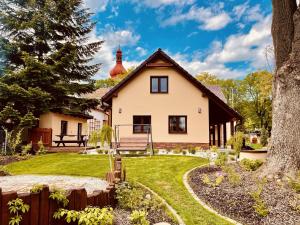 Aed väljaspool majutusasutust Apartmánový dům 13 Podkroví 2