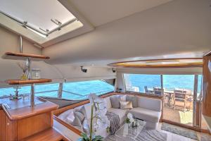 a view of the cockpit of a boat at Luxurious 3 bedroom yacht Also offers charters in Miami Beach