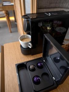 Sa'Rezya Hotel的咖啡和沏茶工具