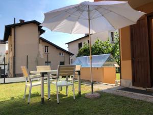 Gambar di galeri bagi Terraced house on the lakeside of Gravedona - Larihome A04 di Gravedona