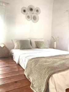 Ένα ή περισσότερα κρεβάτια σε δωμάτιο στο Anemone traditional house