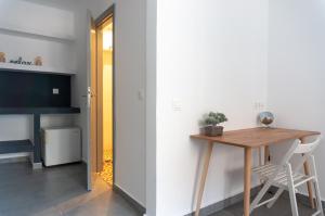 Kuchyň nebo kuchyňský kout v ubytování Dioskouros Hostel
