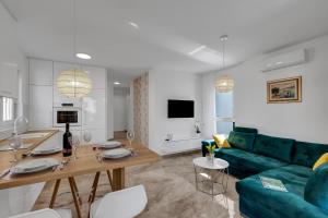 TV a/nebo společenská místnost v ubytování Apartment M&L Makarska