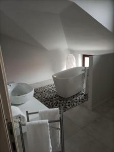Een badkamer bij CANNUBI SAN LORENZO,Mansarda