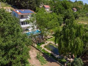 New Villa Zara with 32 sqm heated Pool, Jacuzzi, Billiard, Tennis table, 8pax iz ptičje perspektive