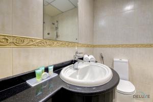 Koupelna v ubytování Elegant 2BR at Elite Residences Dubai Marina by Deluxe Holiday Homes