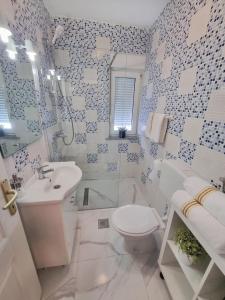 Et badeværelse på Apartments Paklenica