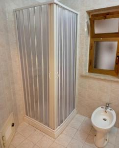 A bathroom at Stadium Apartament