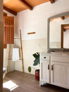 Gallery image of The Wild Olive Andalucía Citrus Suite in Casares