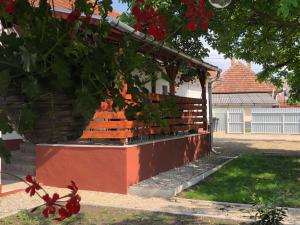 Vonkajšia záhrada v ubytovaní Mormota Vendégház