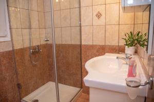 A bathroom at Villa Sotiris