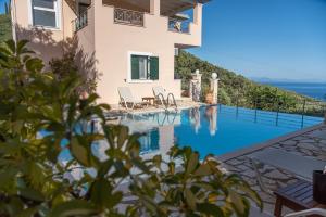 The swimming pool at or close to Villa Sotiris