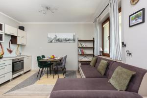 Kuchyňa alebo kuchynka v ubytovaní Apartment Na Zakolu Wisły by Noclegi Renters