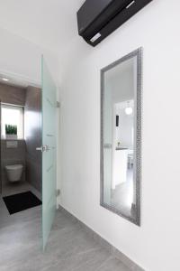 Kúpeľňa v ubytovaní Brand new apartments Viktorija just 250m from the beach!