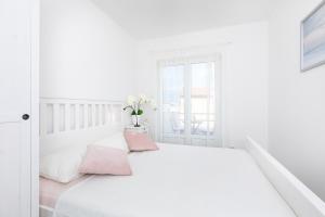 Posteľ alebo postele v izbe v ubytovaní Brand new apartments Viktorija just 250m from the beach!
