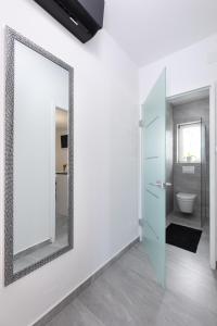Kúpeľňa v ubytovaní Brand new apartments Viktorija just 250m from the beach!
