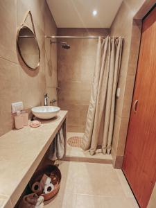 Vannituba majutusasutuses Depto moderno a cuadras del mar frente a Shopping Aldrey