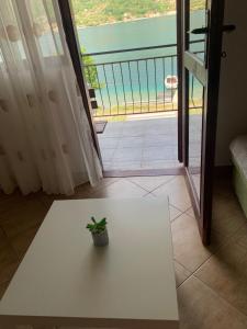 Imagen de la galería de Apartmani Ivana, en Tivat