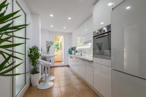 Kuchyňa alebo kuchynka v ubytovaní Penthouse Puerto Banus Sea View