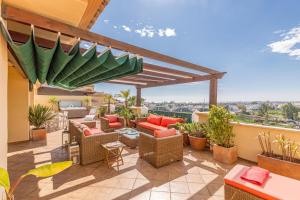Balkón alebo terasa v ubytovaní Penthouse Puerto Banus Sea View