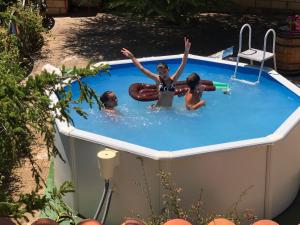 Bazén v ubytování Hospedería Casa Martell nebo v jeho okolí