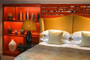 Bishopstrow Hotel and Spa - Small Luxury Hotels of the World客房内的一张或多张床位