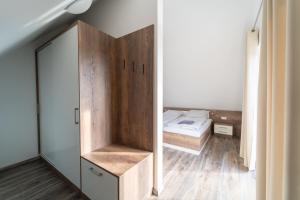 Gallery image of Haus am See mit Sauna und Kamin in Barßel