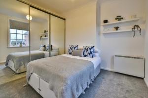 Florence Apartment - FREE PARKING 객실 침대