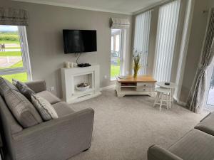 Gallery image of Meadow View Lodge at Hollin Barn Lodge park Thirsk,North Yorks in Thirsk