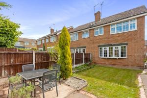 Gallery image of Bright & Spacious with Garden & Parking in Nottingham