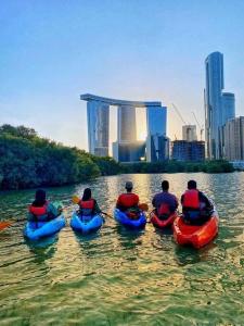 Fotografie z fotogalerie ubytování Cozy 1BR in Iconic Tower v destinaci Abu Dhabi