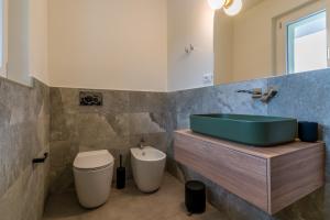 A bathroom at Cielo e Nuvole