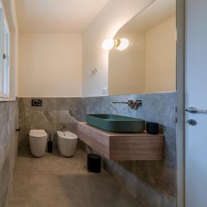 A bathroom at Cielo e Nuvole