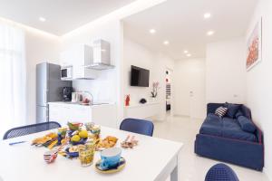 Jedlo v apartmáne alebo blízkom okolí + 33 fotografií