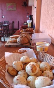 อาหารเช้าซึ่งให้บริการแก่ผู้เข้าพักที่ Pousada Lira Praieira Paraty
