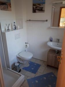 ห้องน้ำของ Ferienwohnungen Rügen-Glück