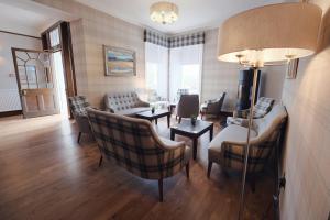 Posezení v ubytování Fife Lodge Hotel + 35 fotografií