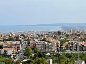 Vue générale sur Sant’Agata Li Battiati  ou vue de la ville depuis le B&B/chambre d'hôtes