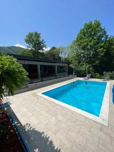 Πισίνα στο ή κοντά στο Villa Pampas