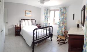 Łóżko lub łóżka w pokoju w obiekcie Belle Maison proche plage