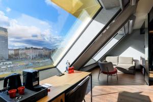 Zona de estar de Radisson RED Hotel, Vienna