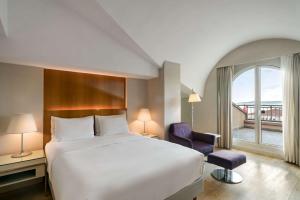 Letto o letti in una camera di Radisson Blu Bosphorus Hotel