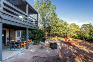 Balkón nebo terasa v ubytování Outdoor Entertaining Space Seonda Mtn-View Home