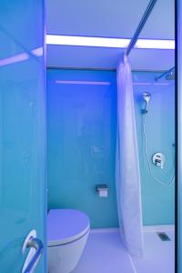 Phòng tắm tại SOJO Hotel Ha Long